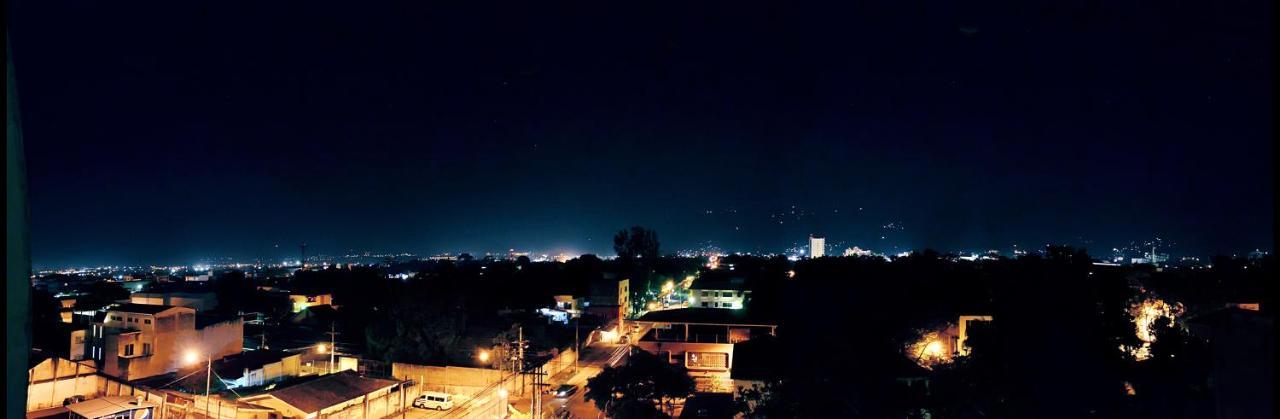 Hotel Ejecutivo San Pedro Sula Buitenkant foto